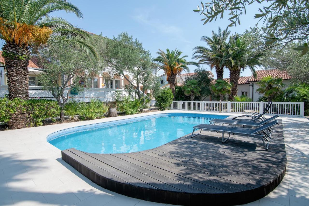 Beach Boy & Pool Girl Apartments Vir Kültér fotó